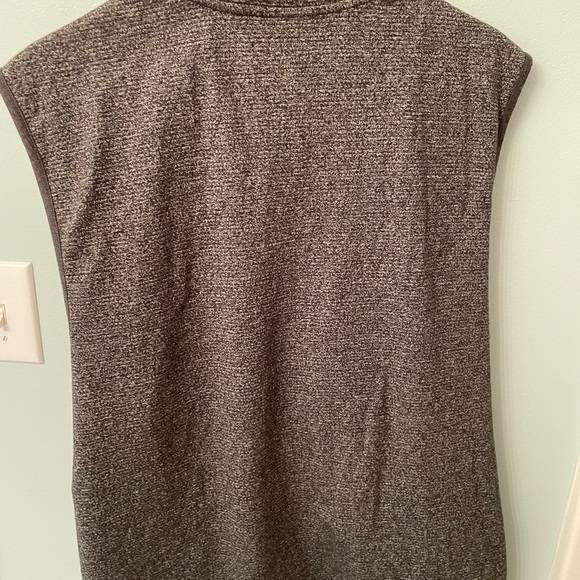 Very nice dressy zip up vest - Picture 3 of 5